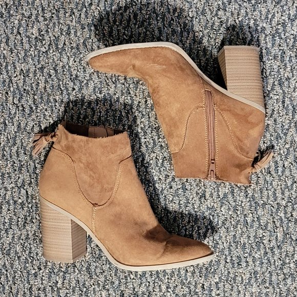 Universal Thread Women's Brown Suede Clare Tassel Heeled Bootie Size 8.5 - Picture 3 of 16